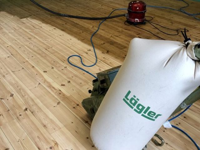 classic-floor-cleaning (28)-kireth-ai